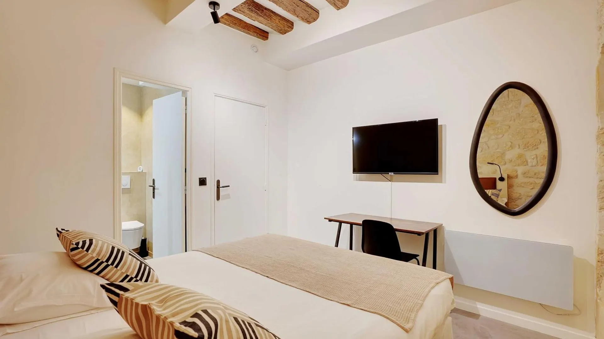 Spacious Apartment - 4Br-10P - Place Des Vosges Paryż Francja